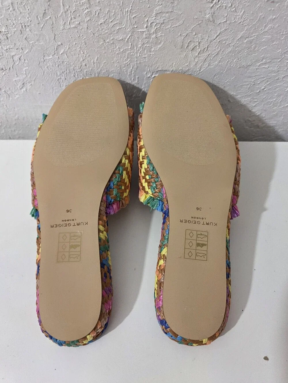 Kurt Geiger Multicolor Raffia Slide Sandals Slip-On Logo Rhinestone Women's Sz 6 - Picture 4 of 4